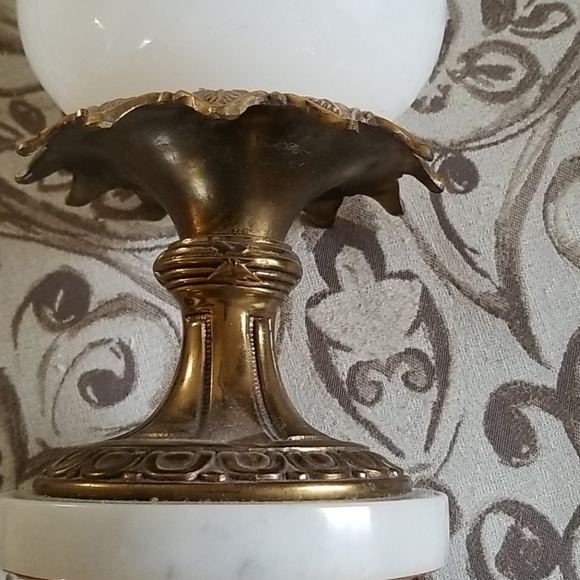 Lamp - Picture 3 of 6